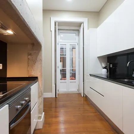 아파트 Baixa Vintage Three-bedroom - By Lu Holidays