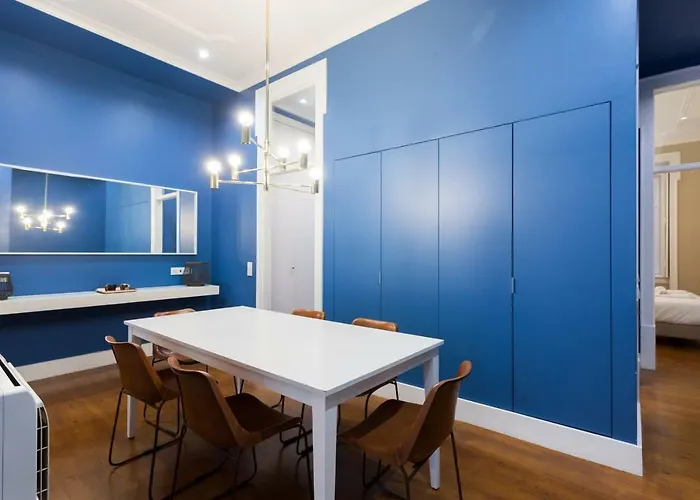 Baixa Vintage Three-bedroom - By Lu Holidays *