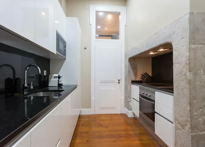 Baixa Vintage Three-bedroom - By Lu Holidays Lisboa