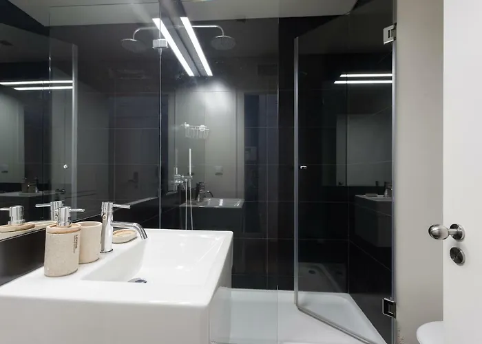 Baixa Vintage Three-bedroom - By Lu Holidays Διαμέρισμα *